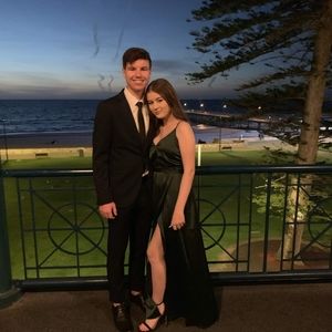 Meet your Posher, Caitlin